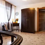 Petra 3*
