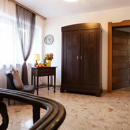 Petra 3*