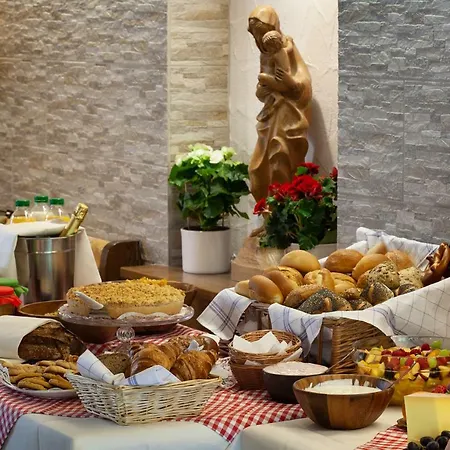 Petra Hotell 3*